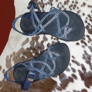 Chaco Sandals Women's size 9 Used in great shape Navy Aztec design.